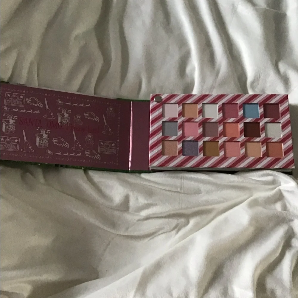 Makeup Revolution Limited Edition ELF 4 Eyeshadow Palette Set New In Box - Picture 7 of 8